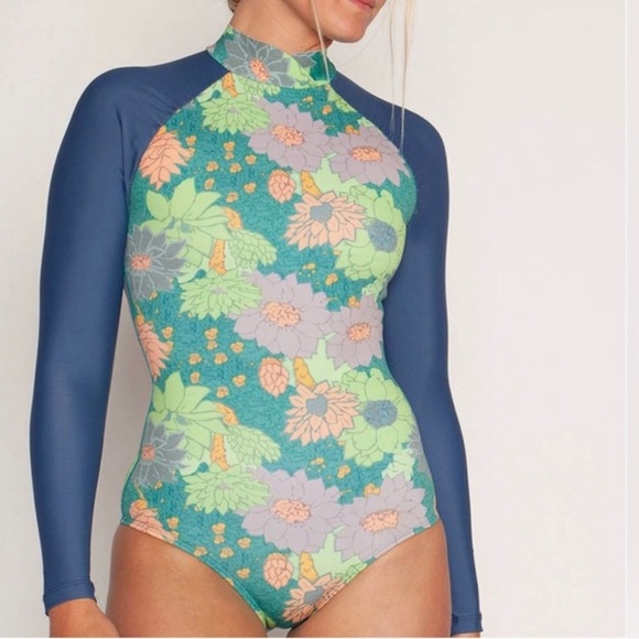 Seea Gaviotas Surf Suit Mirage Floral Medium - Picture 1 of 11